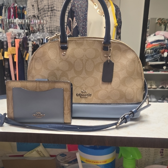 Coach Beige and Navy Satchel - Picture 11 of 11